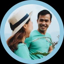 Couple using Serendipity nearby alerts